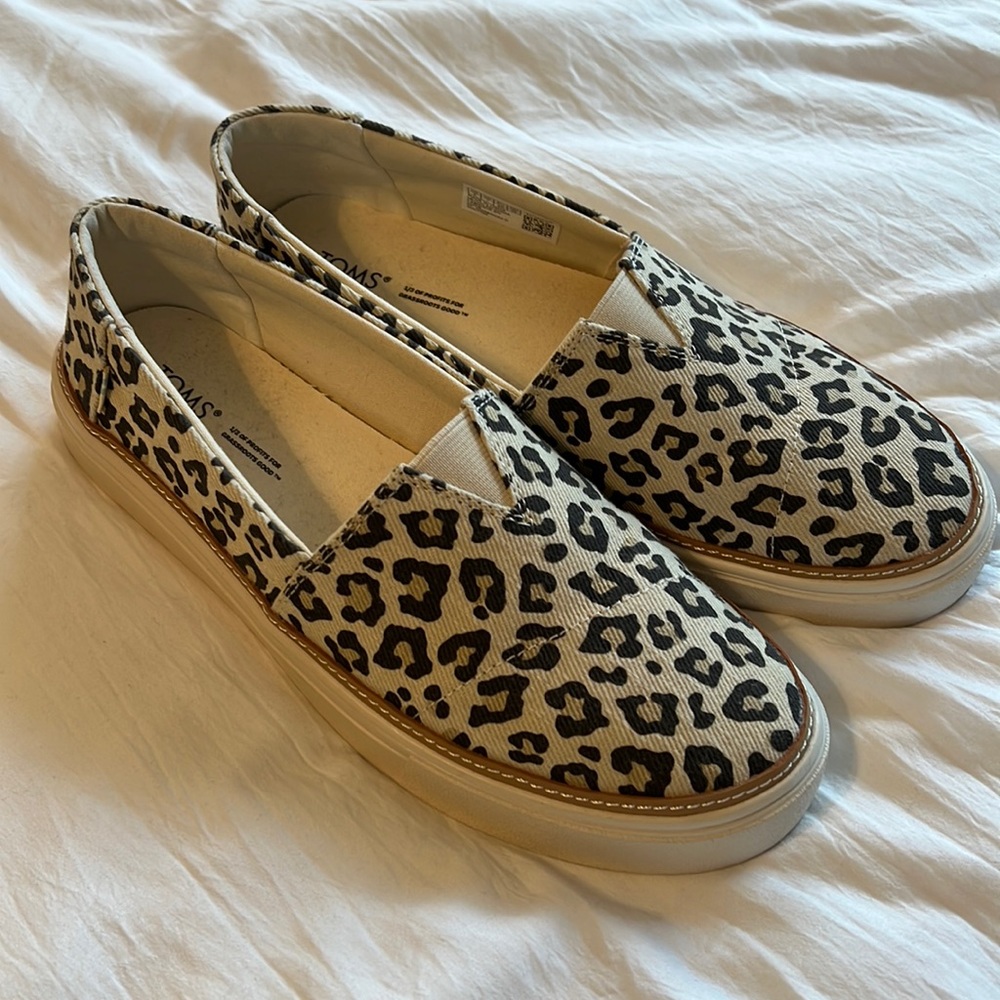 Toms leopard print slip-one